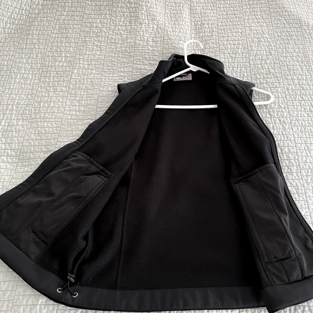 Fleece Vest by REI, Black, Women’s Medium. - Picture 5 of 5